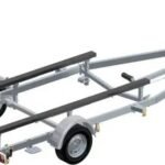 Porte Bateau Immergeable Sun Way – D2413 – Ptac : 1350KG – Kit Patins – 1 Essieu FreinÉ